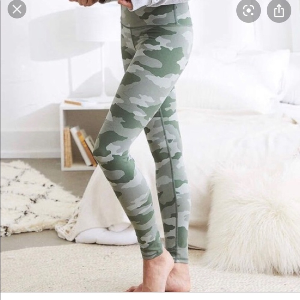 Aerie move leggings in green camo
